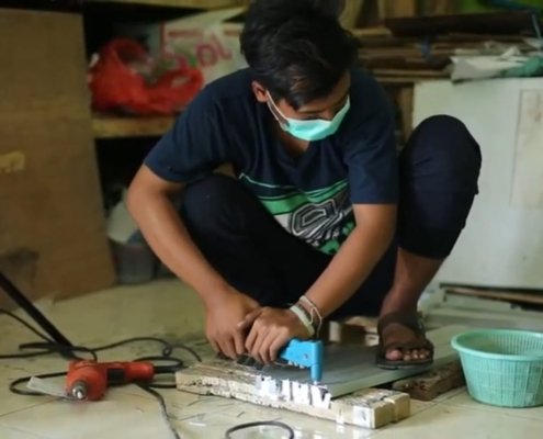 Pesantren Fathul Ulum Jombang memiliki produk unggulan yakni pembuatan booth yang sudah dipasarkan di seluruh Indonesia.